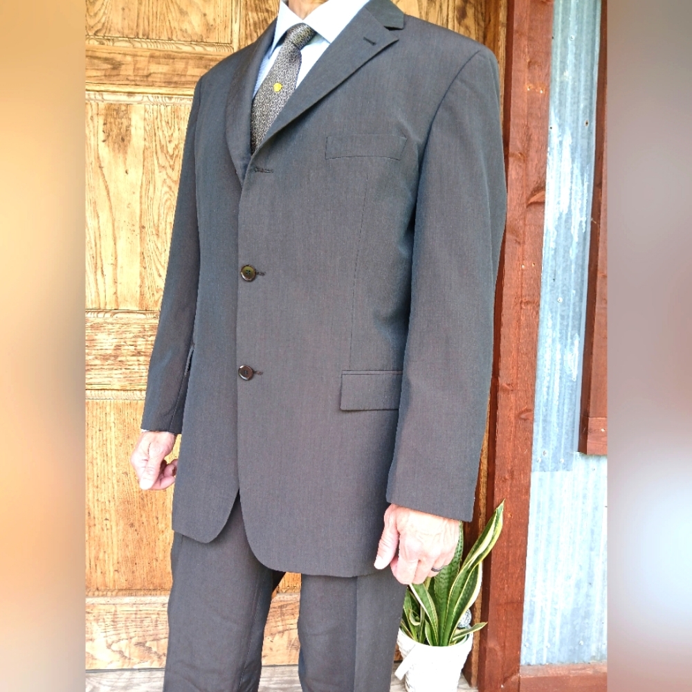 HUGO BOSS VINTAGE SUIT Chocolate BROWN Taupe EUC Authentic Luxury 44R